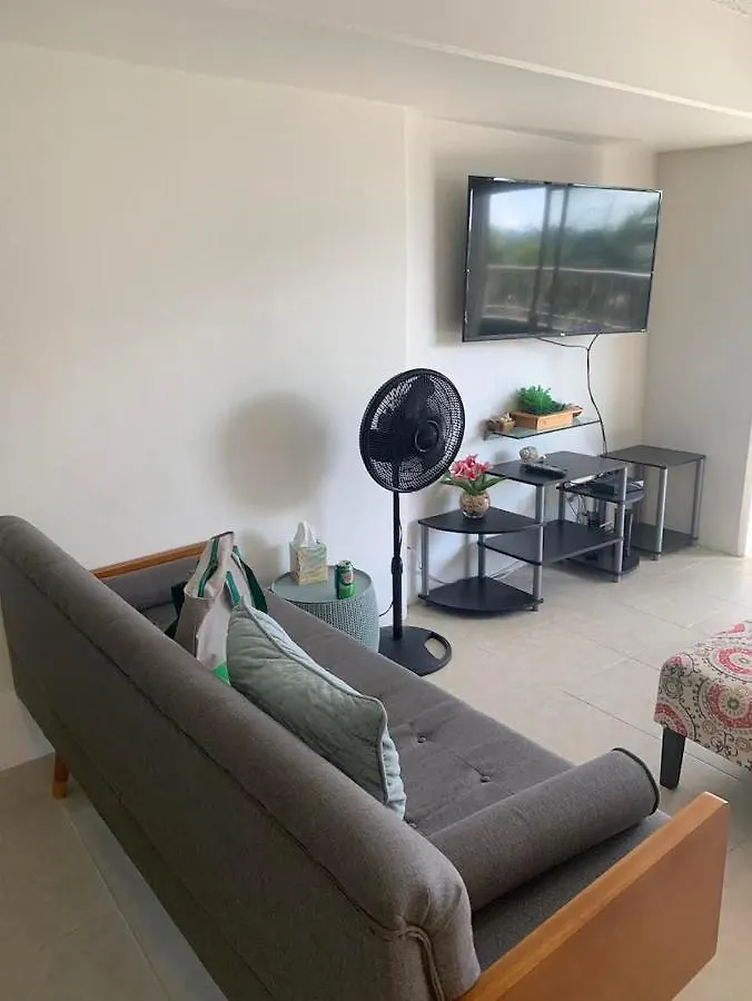 Ocean And Mountain View Condo - Free Reserved Parking Honolulu Daire