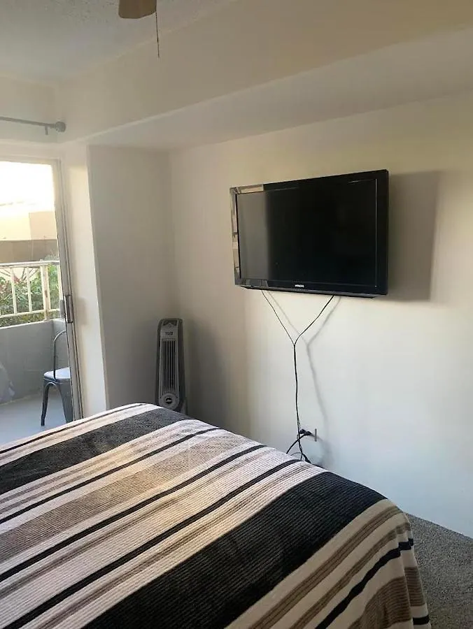 Ocean And Mountain View Condo - Free Reserved Parking Honolulu Daire